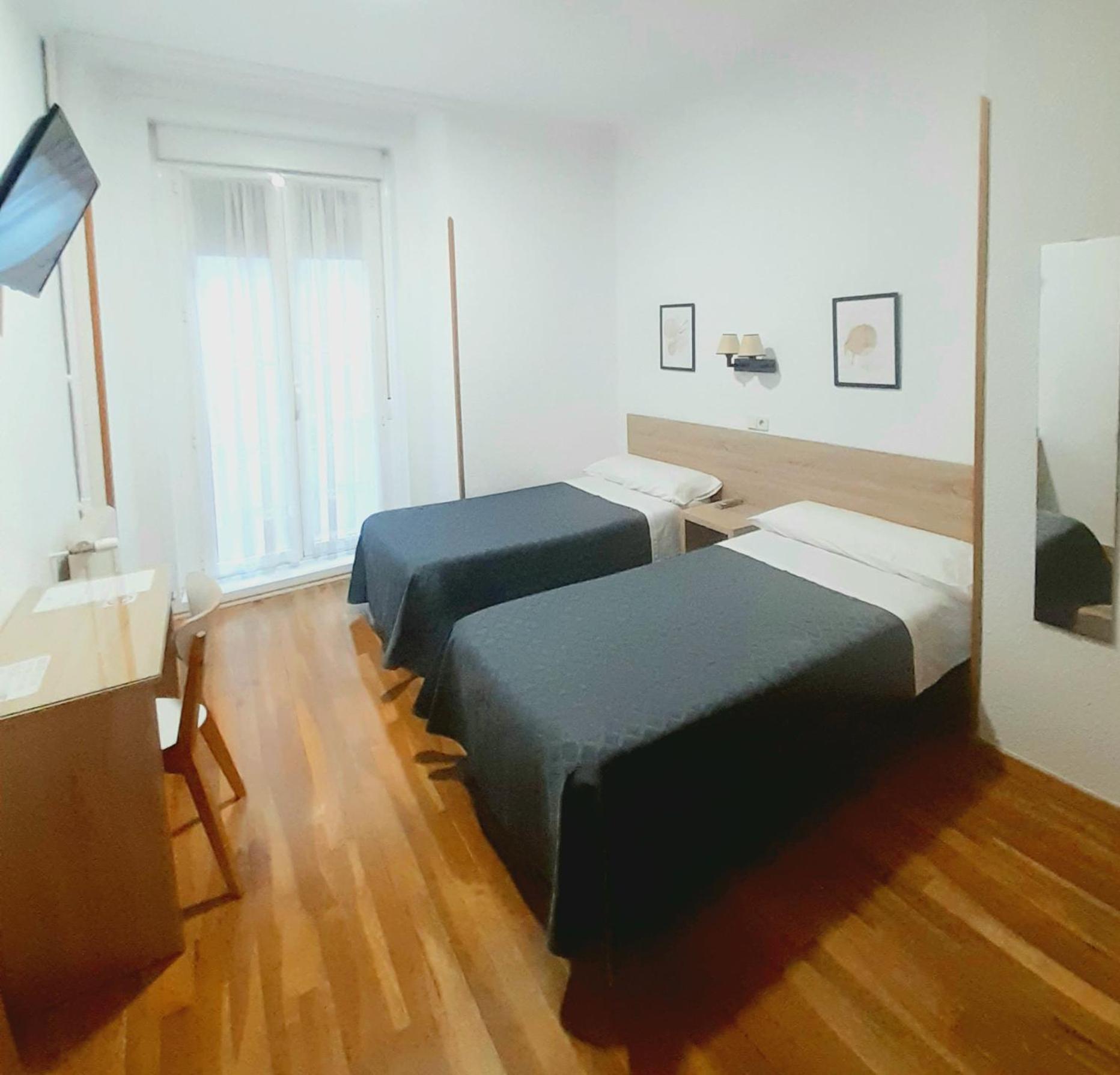 Hostal Biarritz — Photos 1